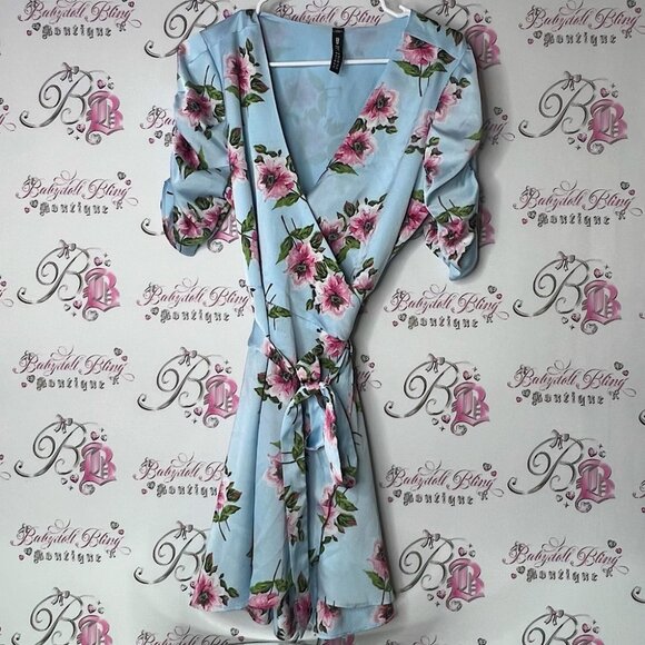 Design Lab Lord & Taylor Dresses & Skirts - Design lab dress baby blue flowers Floral Wrap Dress with Puff Sleeves